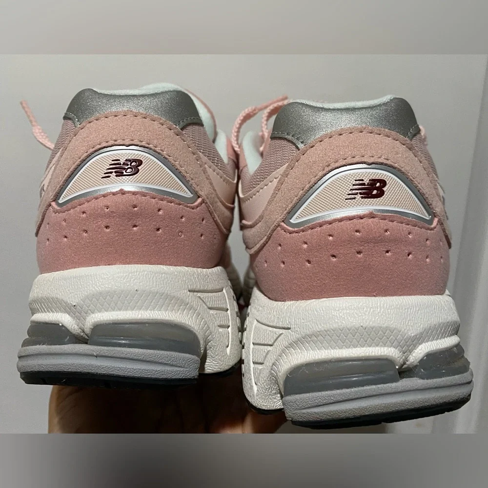 NEW BALANCE Quartz Pink Sneakers (New Balance 2002R) 6Y/7.5 Women's